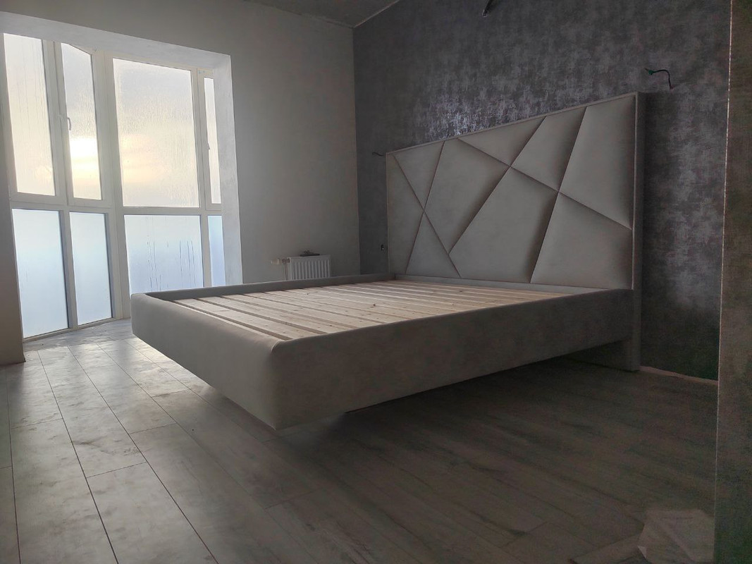 Кровать с парящим эффектом